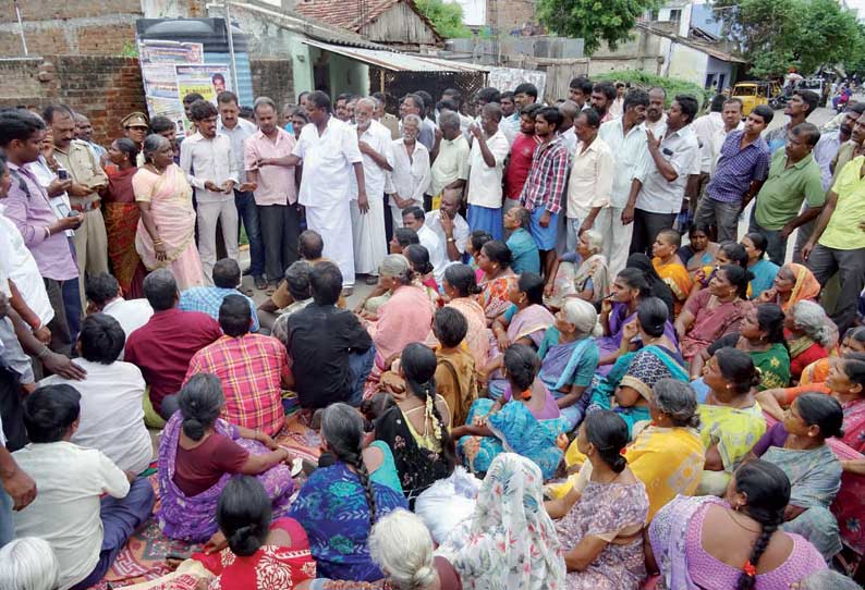 பொதுமக்களின் தொடர் போராட்டத்தால் டாஸ்மாக் கடை மூடல்