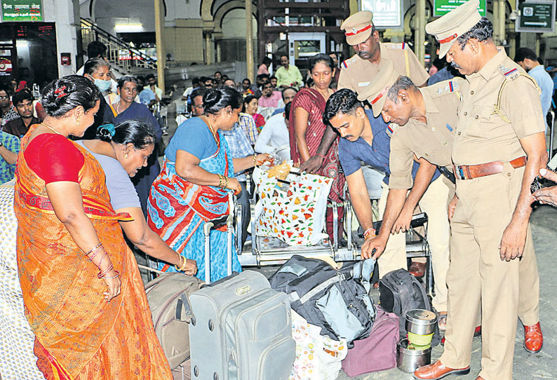 நாட்டில் முதல் முறையாக சுதந்திர தின அணிவகுப்பு நிகழ்ச்சியில் வெளிமாநில போலீசார் பங்கேற்கிறார்கள்