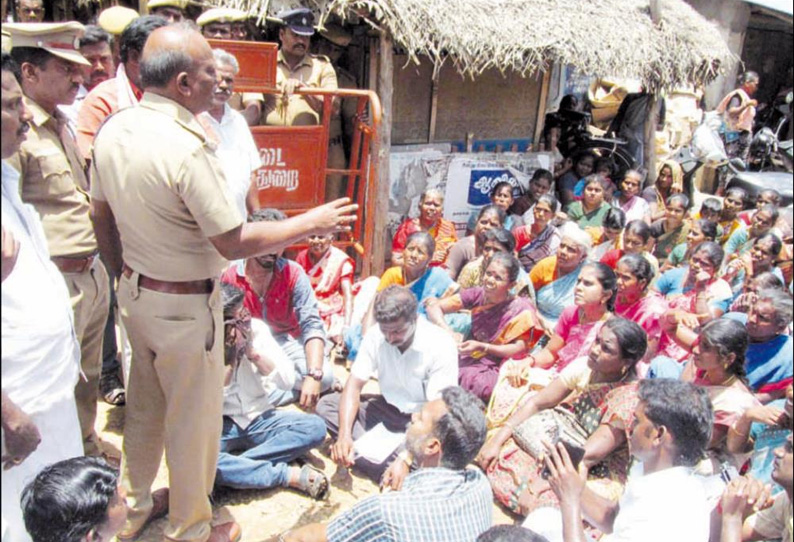 பொதுமக்கள் போராட்டம் எதிரொலி கீரமங்கலத்தில் இயங்கி வந்த டாஸ்மாக் கடை மூடப்பட்டது