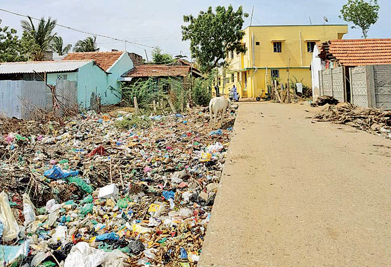 தேங்கி கிடக்கும் குப்பை, கழிவுகளால் வைரஸ் காய்ச்சல் பரவுகிறது பொதுமக்கள் புகார்