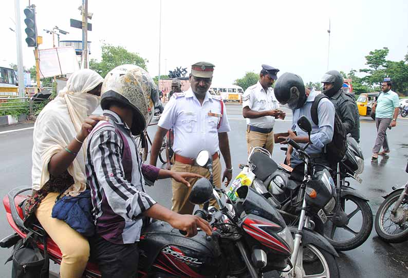 அசல் ஓட்டுநர் உரிமத்தை கட்டாயமாக வைத்திருக்க வேண்டிய அவசியம் இல்லை சென்னை ஐகோர்ட் கருத்து