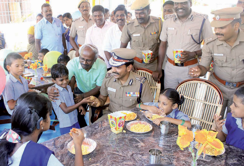 பாளையங்கோட்டையில் சிறை அங்காடி கூடுதல் டி.ஜி.பி. சைலேந்திரபாபு திறந்து வைத்தார்