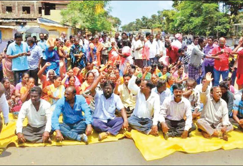 எண்ணூரில் மதுக்கடை திறக்க எதிர்ப்பு: பொதுமக்கள் திடீர் சாலை மறியல்