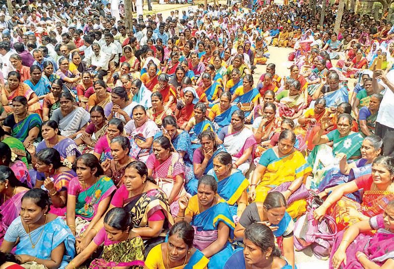 கலெக்டர் அலுவலகம் முன்பு அரசு ஊழியர்கள், ஆசிரியர்கள் மறியல் போராட்டம் 965 பேர் கைது