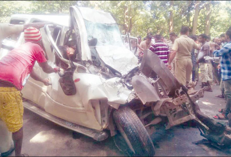 கார்வாரில், கார்-லாரி மோதி கோர விபத்து ஒரே குடும்பத்தினர் உள்பட 9 பேர் பலி