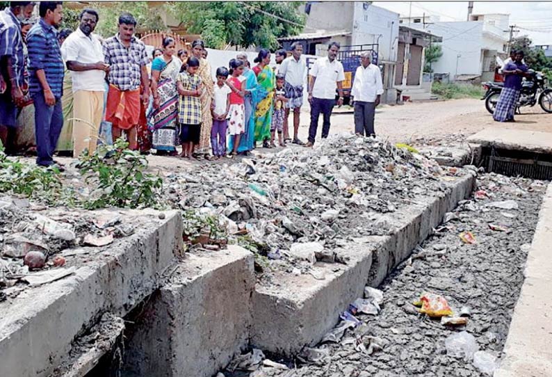 திருப்பூர் 22-வது வார்டில் சுகாதார பணிகளை மேற்கொள்ள பொதுமக்கள் கோரிக்கை