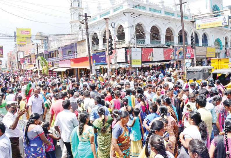 தீபாவளி பண்டிகை நெருங்குவதால் கோவை கடைவீதிகளில் அலைமோதும் மக்கள் கூட்டம்