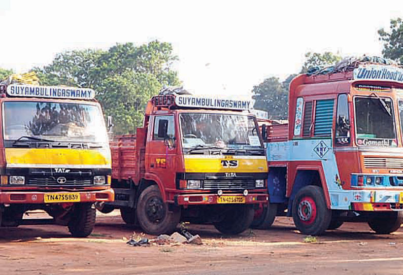 2 நாட்கள் வேலைநிறுத்தம் தொடங்கியது: குமரி மாவட்டத்தில் 500 லாரிகள் ஓடவில்லை