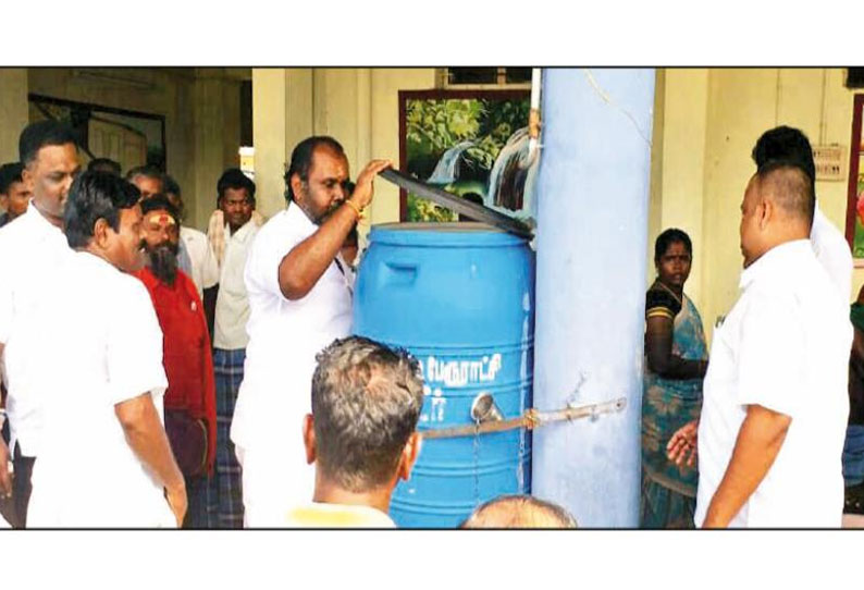 டி.கல்லுப்பட்டி, பேரையூரில் பஸ்நிலையம், சிறப்பு சுகாதார முகாமில் அமைச்சர் ஆய்வு