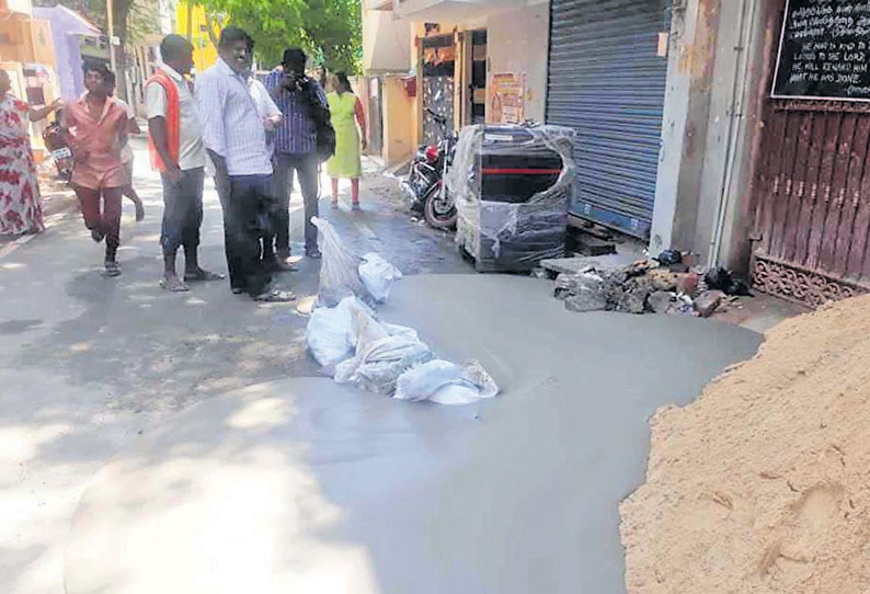 தண்டையார்பேட்டையில் மெட்ரோ ரெயில் பணியின்போது ரசாயன கலவை வெளியேறியதால் பரபரப்பு