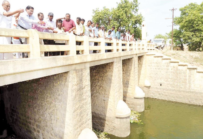 புள்ளம்பாடி, புதிய கட்டளை மேட்டு வாய்க்கால்களில் தண்ணீர் திறப்பு