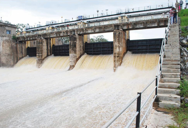 தொடர் கனமழை காரணமாக நிரம்பியது சிக்கஹோலே அணையில் இருந்து தண்ணீர் திறப்பு