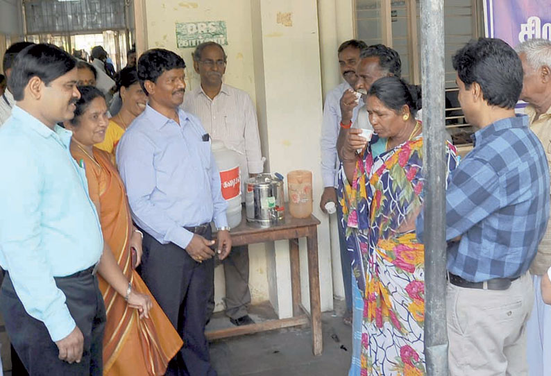 தர்மபுரி அரசு ஆஸ்பத்திரியில் டெங்கு காய்ச்சல் தடுப்பு சிகிச்சை குறித்து கலெக்டர் ஆய்வு