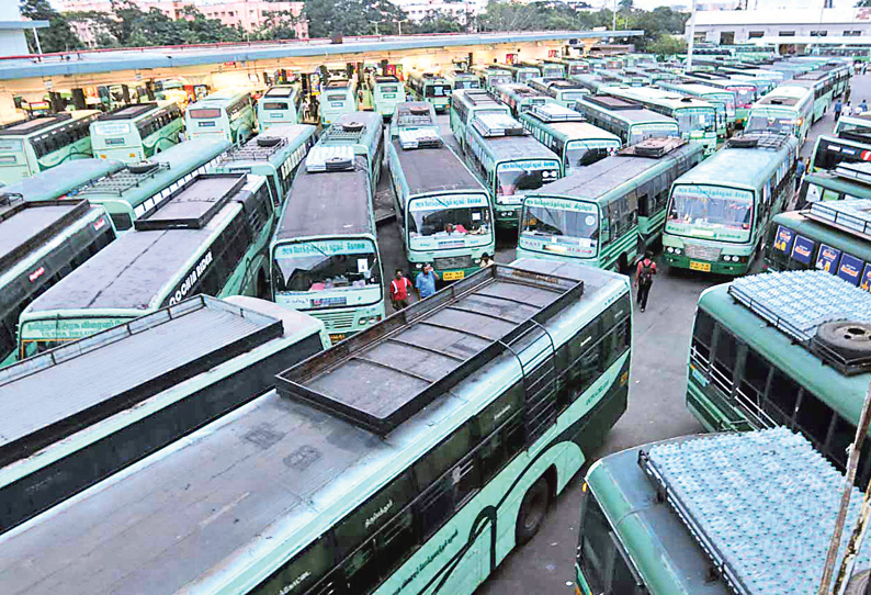 கோயம்பேடு பஸ் நிலையத்தில் இருந்து தீபாவளி சிறப்பு பஸ்கள் இயக்கப்பட்டன