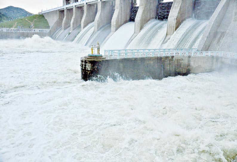 கிருஷ்ணகிரி அணைக்கு நீர்வரத்து குறைந்தது 5 மாவட்ட மக்களுக்கு வெள்ள அபாய எச்சரிக்கை