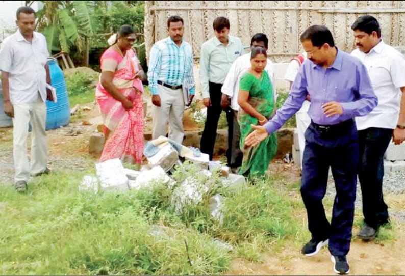 பொங்கலூர்அருகே டெங்கு தடுப்பு பணிகள் குறித்து கலெக்டர் ஆய்வு