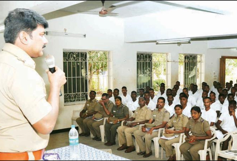 தர்மபுரியில் போலீஸ் பணிக்கு தேர்வு செய்யப்பட்ட 250 பேருக்கு சிறப்பு பயிற்சி