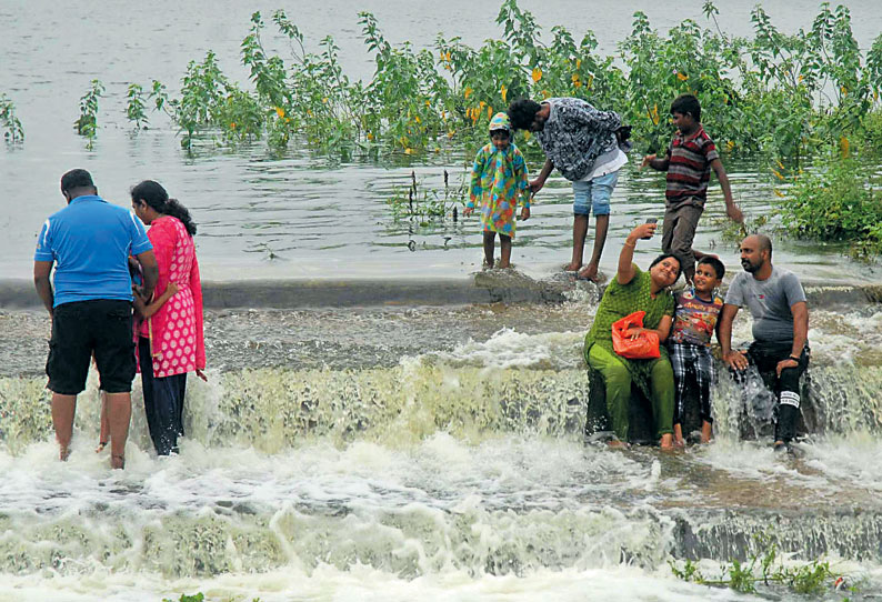 காஞ்சீபுரம் மாவட்டத்தில் வெள்ள பாதிப்புக்கு நிரந்தர தீர்வுகாண ரூ.600 கோடியில் திட்டம்