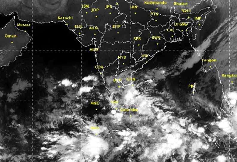 தமிழகம்-புதுச்சேரியில்  பல்வேறு இடங்களில் நாளை வரை கனமழை பெய்யும் - இந்திய வானிலை மையம்