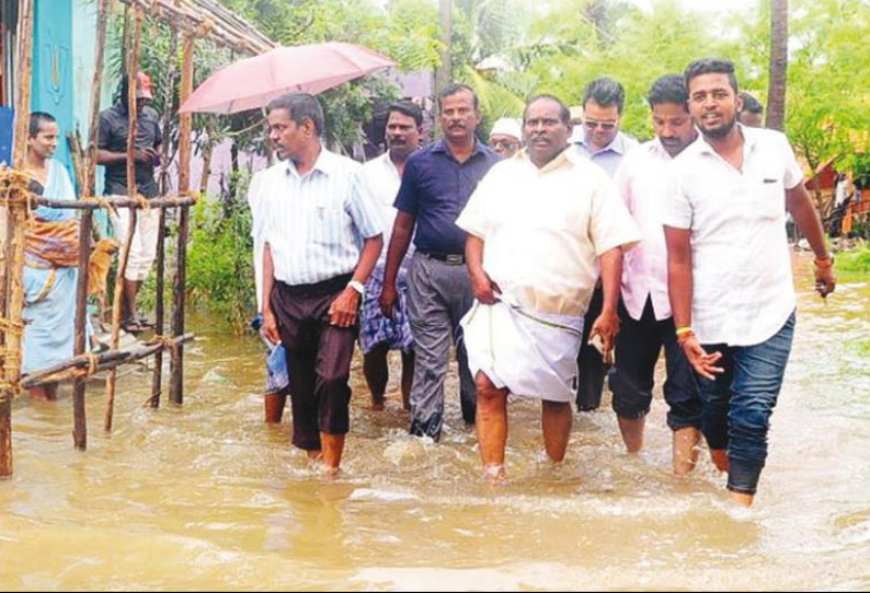 கிராமம், கிராமமாக சென்று அமைச்சர் கந்தசாமி மழை சேதங்களை பார்வையிட்டார்