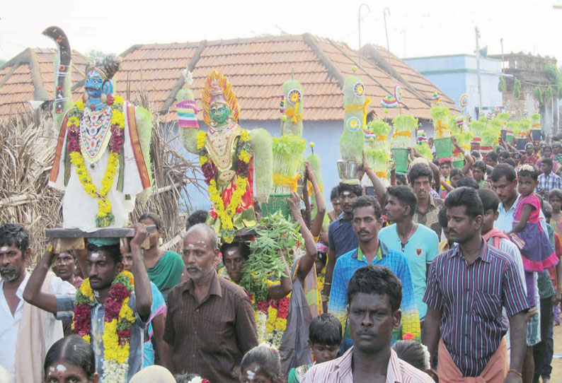 பனவடலிசத்திரம் பகுதியில் அம்மன் கோவில்களில் கொடை விழா  பக்தர்கள் முளைப்பாரி எடுத்து வழிபாடு