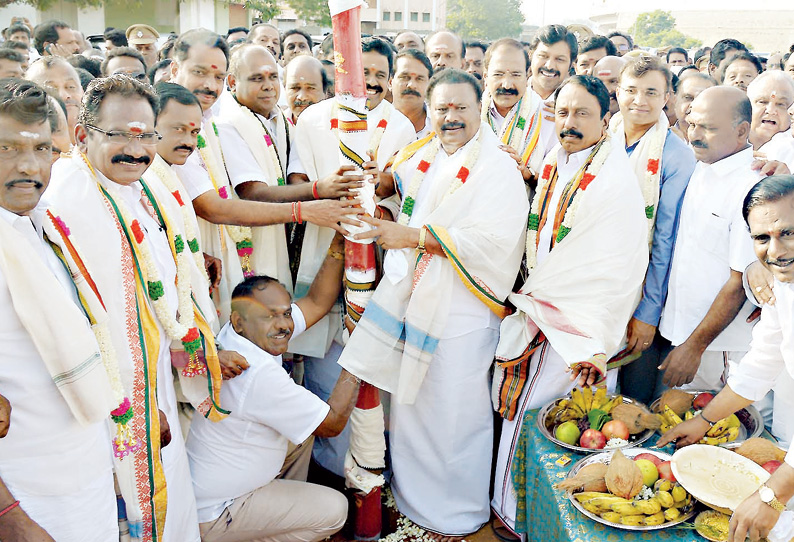 ‘பாரத பிரதமர்... பாரத ரத்னா எம்.ஜி.ஆர்.’ வார்த்தைகளில் தடுமாறிய அமைச்சர் திண்டுக்கல் சீனிவாசன்