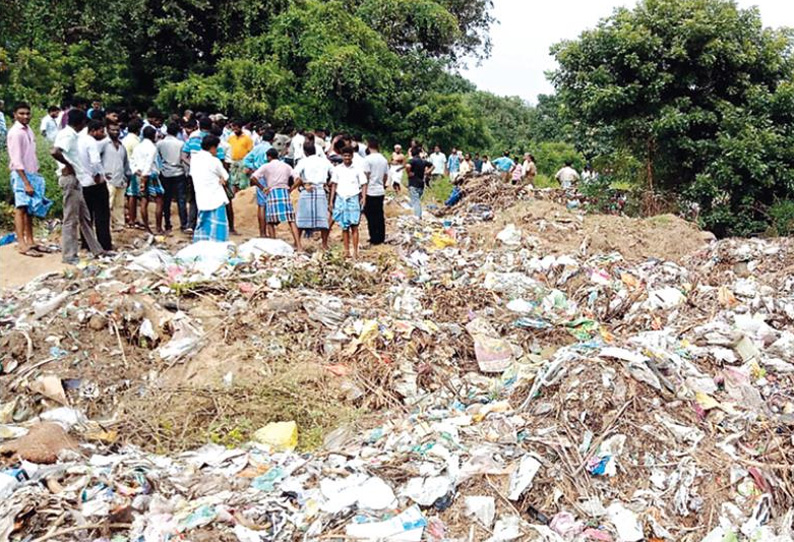 சுடுகாட்டில் குப்பைகளை கொட்டி ஆக்கிரமிப்பு: இறந்தவர்களின் உடலை அடக்கம் செய்ய முடியாமல் மக்கள் திணறல்