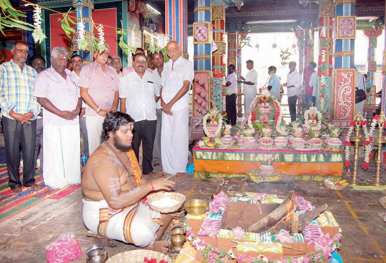 கோவில்பட்டி பத்திரகாளி அம்மன் கோவிலில் மகாசத சண்டியாகம் தொடங்கியது