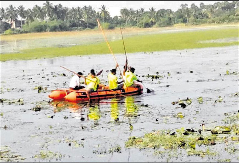 வாலாஜாபாத் அருகே ஏரியில் மீன்பிடிக்க சென்ற வாலிபர் நீரில் மூழ்கி பலி