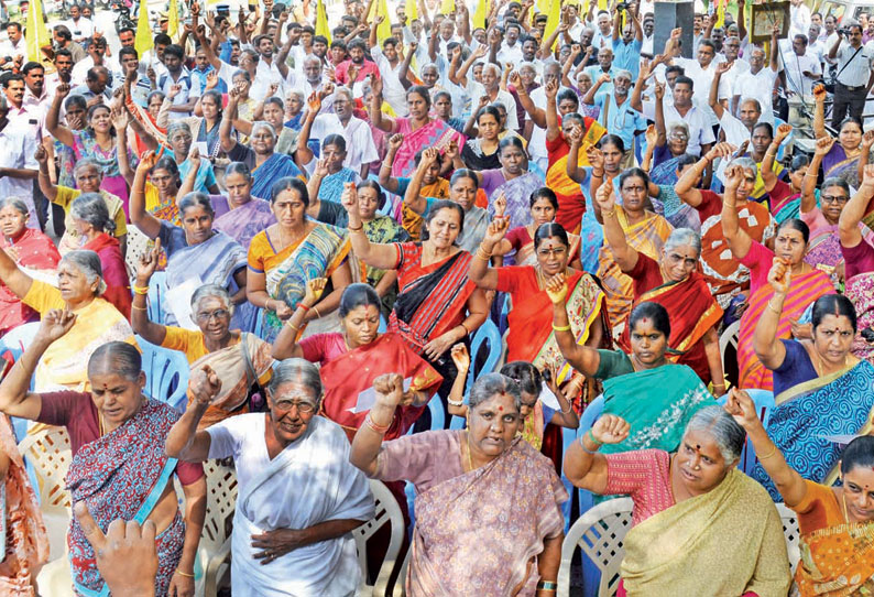 80 அடி சாலையை திறக்கக்கோரி பெரிய மாரியம்மன் கோவில் நிலமீட்பு இயக்கத்தினர் ஆர்ப்பாட்டம்