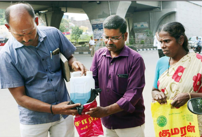 பாலாற்றில் மணல்குவாரி திறக்கவேண்டும் மாட்டுவண்டி தொழிலாளர்கள் கோரிக்கை