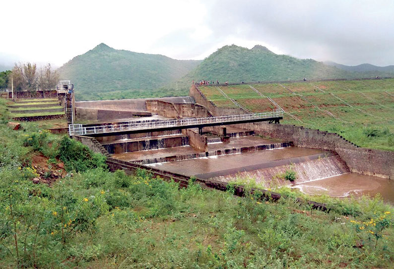 சண்முகாநதி அணையில் இருந்து தண்ணீர் திறக்க வேண்டும் விவசாயிகள் கோரிக்கை