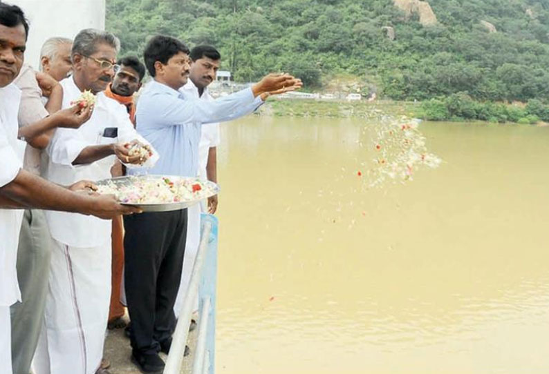 பழைய, புதிய ஆயக்கட்டு பகுதிகளுக்கு சின்னாறு அணையில் இருந்து பாசனத்திற்கு தண்ணீர் திறப்பு