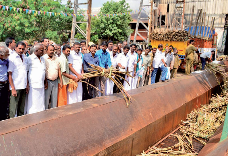 அலங்காநல்லூர் சர்க்கரை ஆலையில் கரும்பு அரவை கலெக்டர் தொடங்கி வைத்தார்