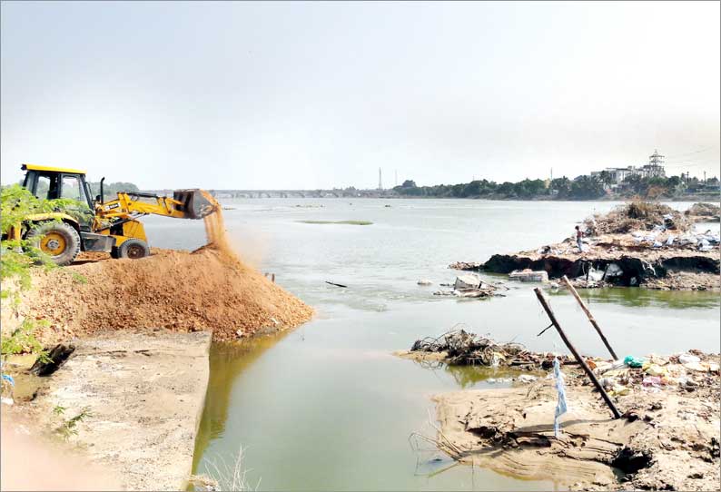 கொமந்தான் மேடு படுகை அணையை சீரமைக்கும் பணி தொடங்கியது