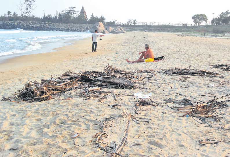 தேங்கி கிடக்கும் குப்பைகள் துப்புரவு பணிகளை மேற்கொள்ள கோரிக்கை