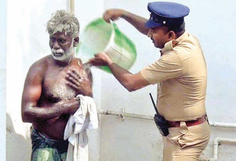 உசிலம்பட்டி ஆர்.டி.ஓ. அலுவலகம் முன்பு கணவன்- மனைவி உள்பட 3 பேர் தீக்குளிக்க முயற்சி