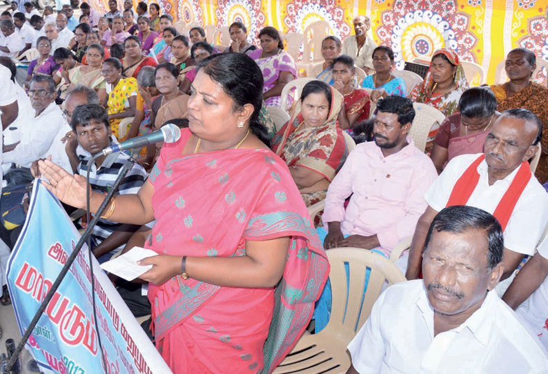 தூத்துக்குடியில், ஒகி புயல் பேரிடர் மீட்பு போராட்டக்குழுவினர் ஆர்ப்பாட்டம்