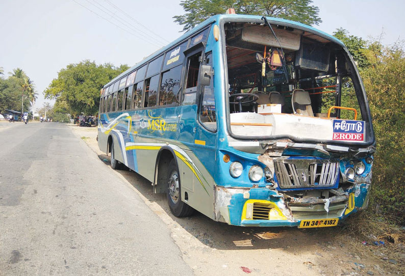 நின்று கொண்டிருந்த தனியார் பஸ் மீது மற்றொரு பஸ் மோதல்; 18 பேர் காயம்