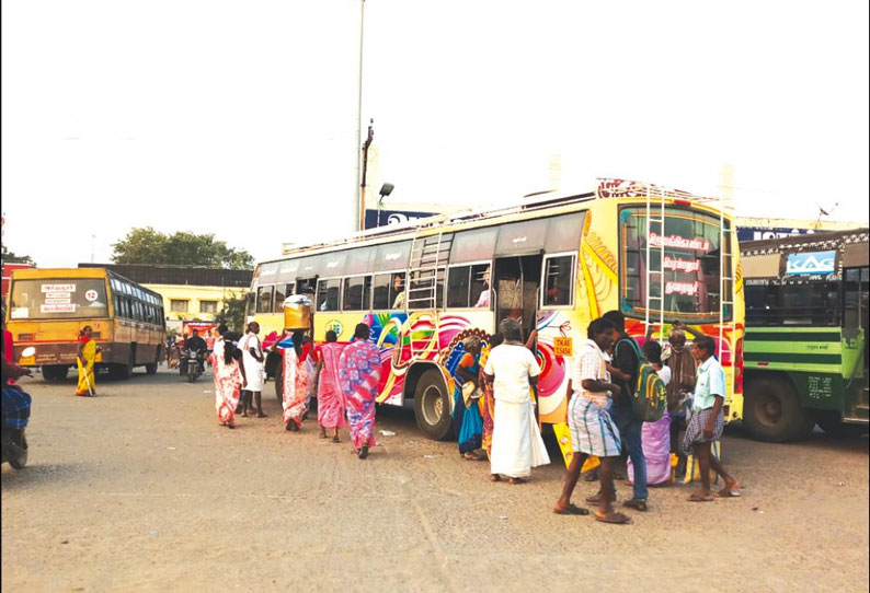 அரியலூர் மாவட்டத்தில் போக்குவரத்துக்கழக ஊழியர்கள் 4-வது நாளாக வேலைநிறுத்தம்