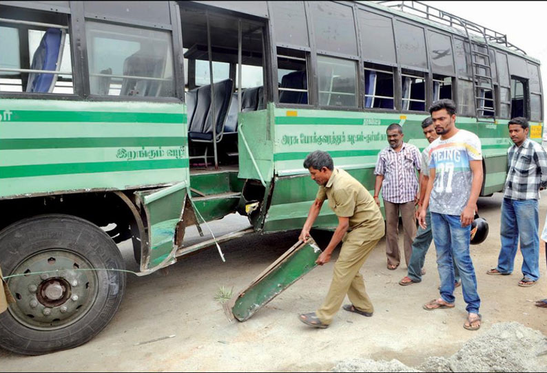 அரசு போக்குவரத்து கழக தொழிலாளர்களின் வேலை நிறுத்தம் தொடர்ந்தாலும் இயல்பு நிலை திரும்புகிறது