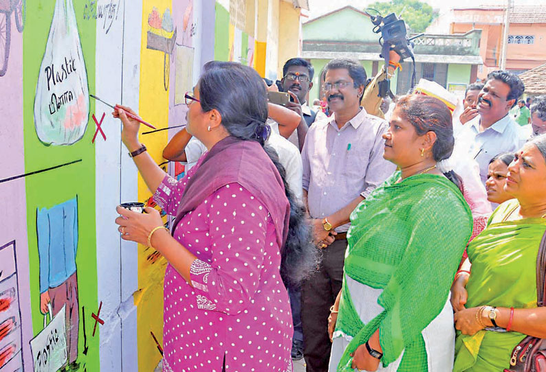 சிவகங்கையை பிளாஸ்டிக் பயன்பாடு இல்லாத மாவட்டமாக உருவாக்க வேண்டும் கலெக்டர் வேண்டுகோள்