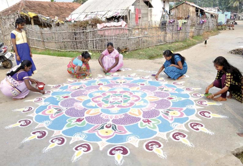 பொங்கலை முன்னிட்டு பெரம்பலூர், அரியலூர் மாவட்டங்களில் விளையாட்டு போட்டிகள் நடத்தப்பட்டன