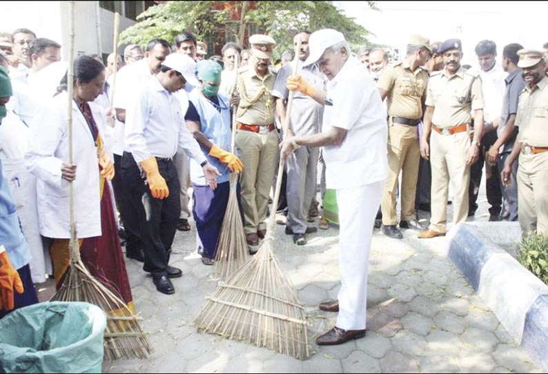 வேலூரில் கவர்னர் பன்வாரிலால் புரோகித் ஆய்வு சுகாதாரம் குறித்து விழிப்புணர்வு ஏற்படுத்தினார்