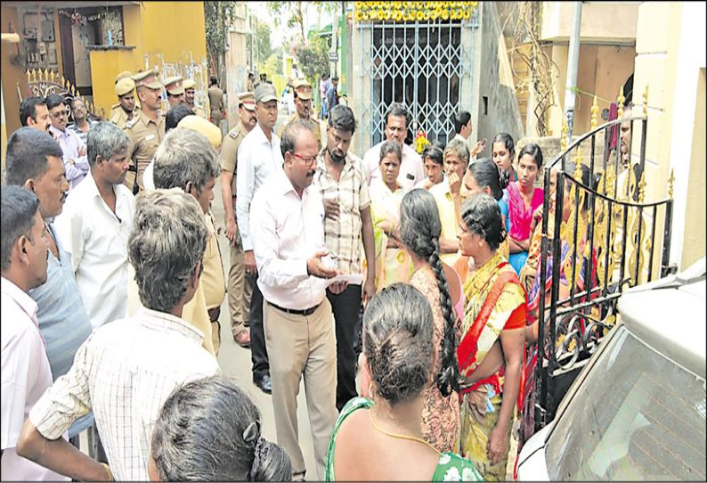 மதுரவாயலில் கூவம் ஆற்றங்கரையோரம் உள்ள 120 ஆக்கிரமிப்பாளர்களை வெளியேற்றும் பணி தீவிரம்