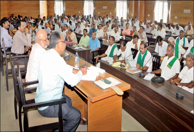 மின்நிலையத்துக்கு அமைக்கப்படும் உயர் மின் கோபுரங்களால் விவசாய நிலங்கள் கடும் பாதிப்பு, விவசாயிகள் கலெக்டரிடம் முறையீடு