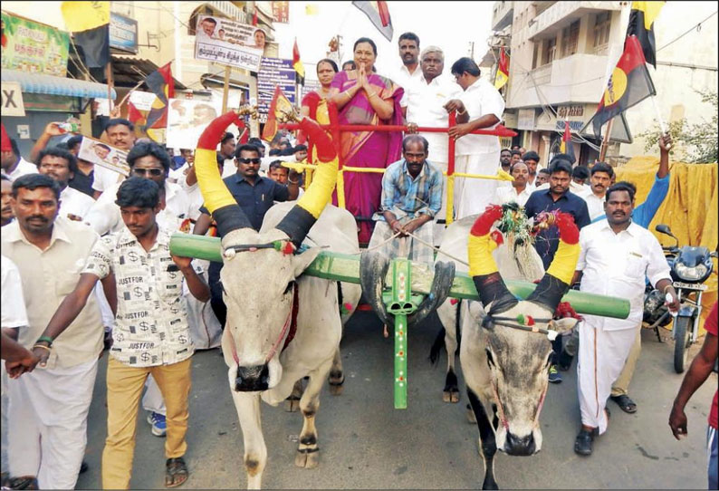 தமிழகத்தில் விரைவில் ஆட்சி கவிழும் - பிரேமலதா விஜயகாந்த் பேச்சு