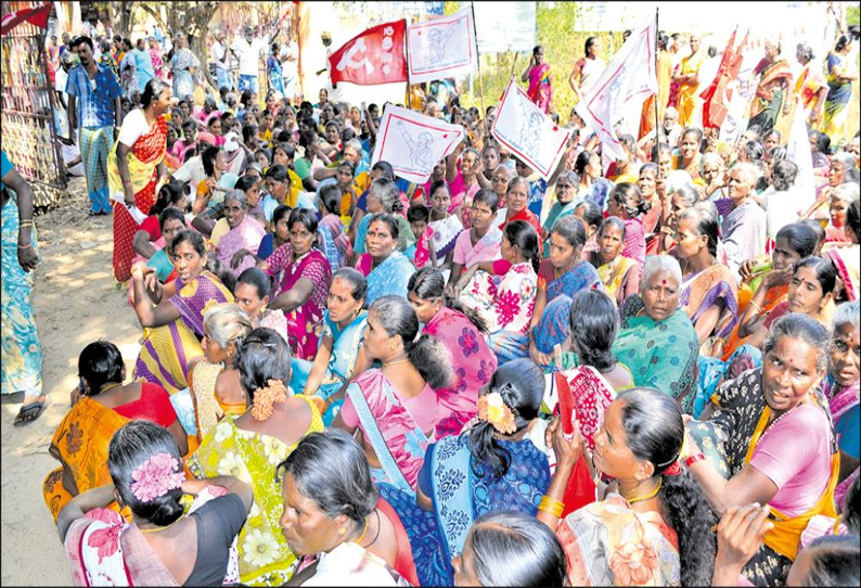 தேசிய ஊரக வேலை திட்டத்தில் பணி நாட்களை அதிகரிக்க கோரி ஆர்ப்பாட்டம்