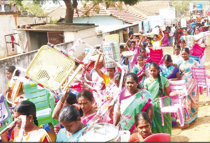 அரசு பள்ளிக்கு ரூ.4 லட்சம் மதிப்பில் கல்வி சீர் வழங்கும் விழா